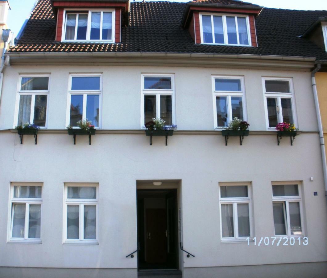 Korner 1 Mit Terrasse & Parkplatz - Abc27 By Abcwismar Appartement Buitenkant foto